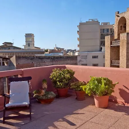 Attico In Centro Con Vista Della Torre - Cozy Penthouse Facing To The Tower Διαμέρισμα Οριστάνο