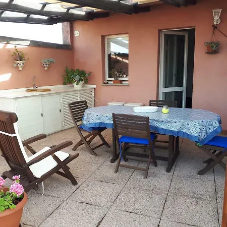 Διαμέρισμα Attico In Centro Con Vista Della Torre - Cozy Penthouse Facing To The Tower *