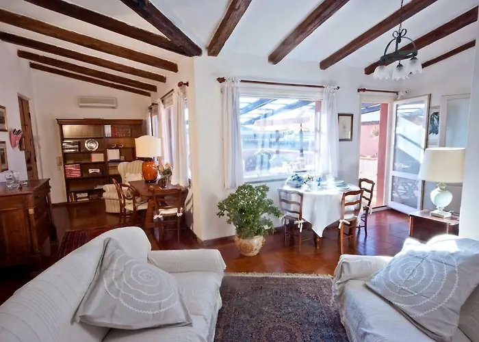 Attico In Centro Con Vista Della Torre - Cozy Penthouse Facing To The Tower