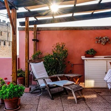 Attico In Centro Con Vista Della Torre - Cozy Penthouse Facing To The Tower Apartamento