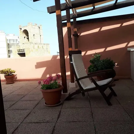 아파트 Attico In Centro Con Vista Della Torre - Cozy Penthouse Facing To The Tower